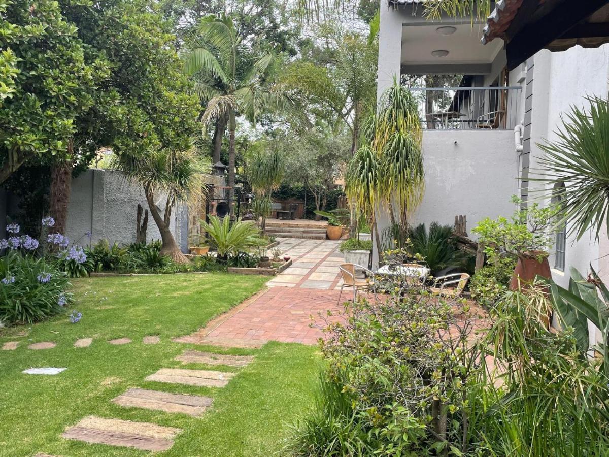 Africa Footprints Lodge Kempton Park Exterior foto